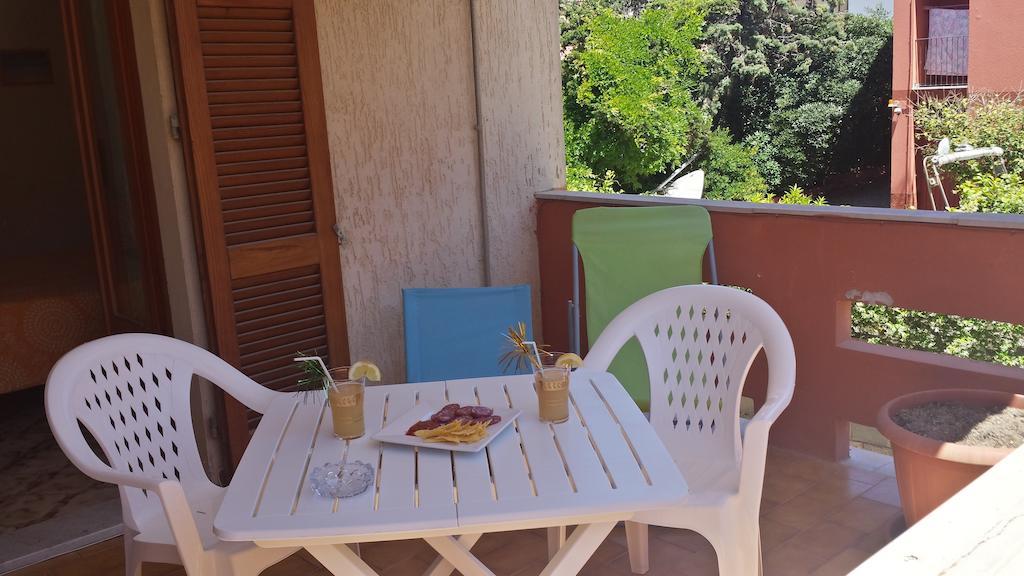 Guest House Tra Rocce E Mare La Maddalena  Ruang foto