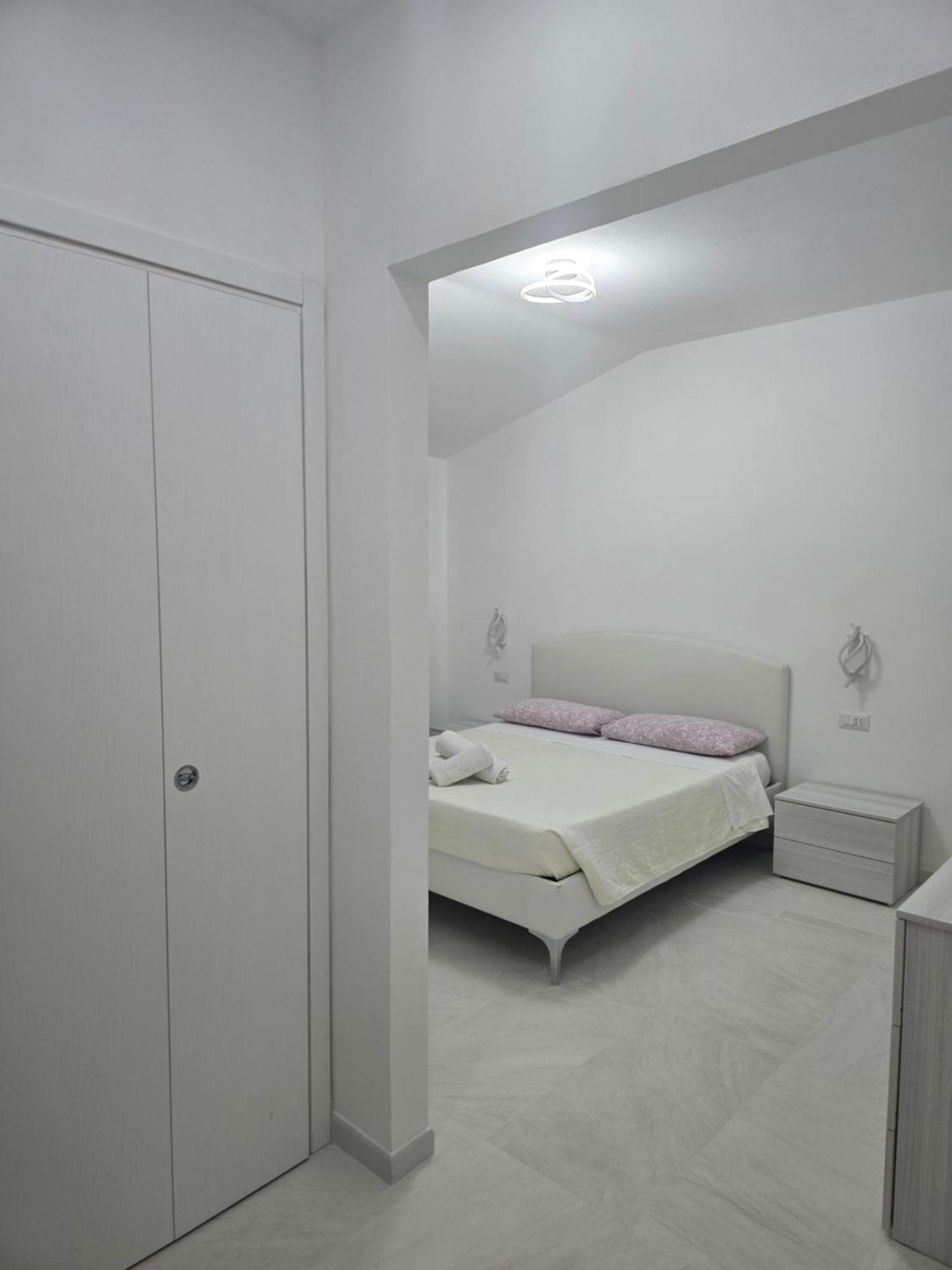 Guest House Tra Rocce E Mare La Maddalena  Bagian luar foto