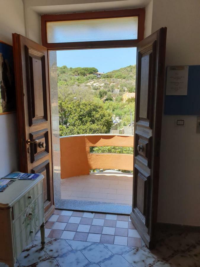 Guest House Tra Rocce E Mare La Maddalena  Bagian luar foto