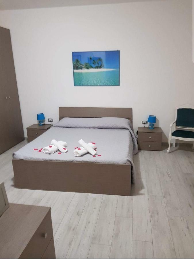 Guest House Tra Rocce E Mare La Maddalena  Bagian luar foto