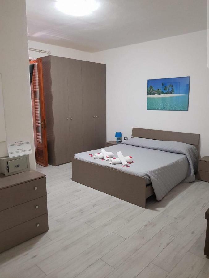 Guest House Tra Rocce E Mare La Maddalena  Bagian luar foto